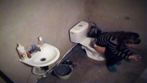 Nasty spy filmed babe on the toilet bowl