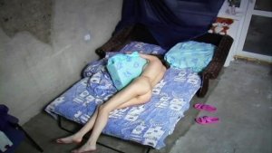 Sexy bombshell spread naked on the bed