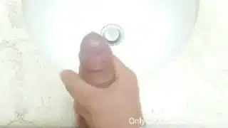Cumming in the sink, at the boss’s house. Onlyfans/ errebege