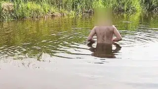 Crazy Exhibitionist: Handjob in the river (when no one sees) – jerkoff positions by KolowskiBRO