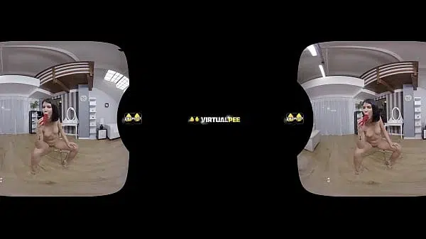 Virtual porn with Lady Dee and her dildo filled pissing pussy