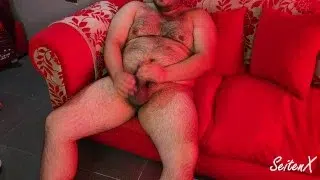 Chileno gordo le gusta tocarse hasta eyacular