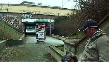 COUPLE WHO LOVE TO FUCK IN PUBLIC PLACES
