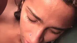 Elisa Shows Off Hot Body – Scene 1