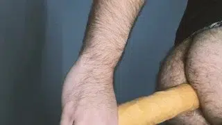 expandiendo mi ano con dildo largo