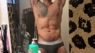 Flexing muscles in the bathroom and masturbating – VIKTOR ROM –