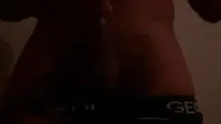 Moreno caliente con ganas de descargar su polla