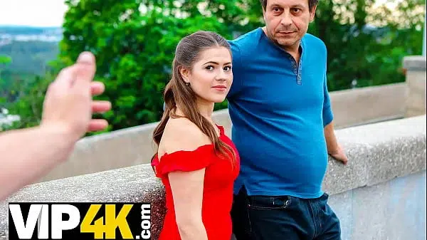 HUNT4K. Une fille bien roulée pour de l’argent se fait bien clouer devant